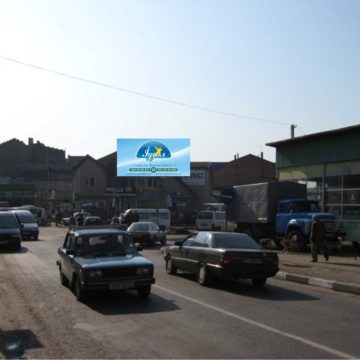 16 – Центр міста центральний ринок (на Львів),автобусна зупинка, сторона Б