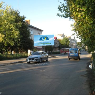 22 – вул. Шевченка, роздоріжжя траси Львів-Ужгород-Мостиська, 100м до центру, сторона Б